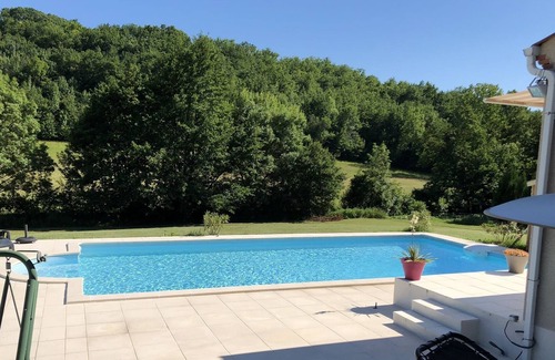 Laroque-Timbaut Maison | Location Villa spacieuse avec piscine privée sur propriété isolée de 6 000 m2...