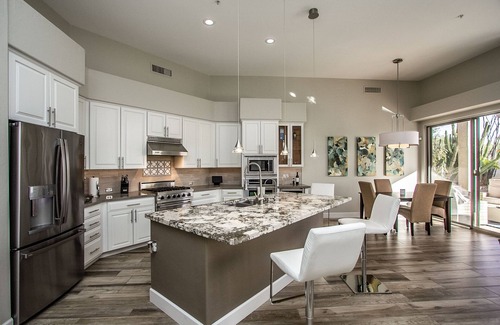 La Vista Maison | Locations a "10" ! and remodeled !.