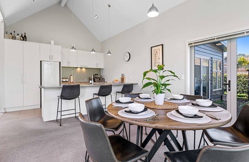 Kinloch Maison | 2 Seagers Cl, Kinloch Base 4. Extra $30