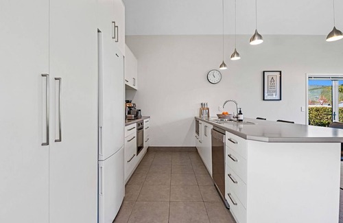 Kinloch Maison | 2 Seagers Cl, Kinloch Base 4. Extra $30