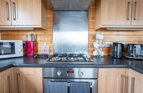 Kinross Maison | Loch Leven Lodge 12 by Interhome