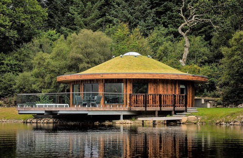 Plockton Appartement | Loch side property with private hot tub and own Loch