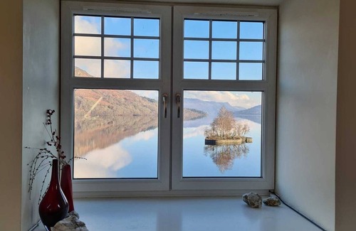 Saddell Appartement | Lochside apartment: stunning views over Loch Katrine