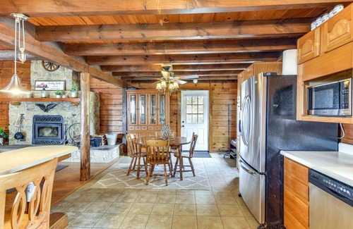 Lock Haven Cabine | Lock Haven Cabin w/ Wood Stove & Mountain View!