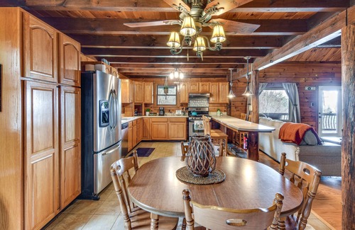 Lock Haven Cabine | Lock Haven Cabin w/ Wood Stove & Mountain View!