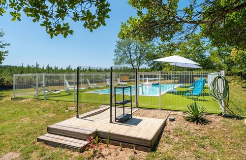 Lesperon Location De VR | 'Lodge 1' with Shared Pool, Terrace and Shared Garden