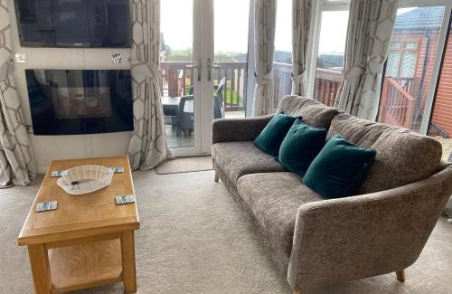 Tavistock Maison | Lodge 10, Cedar Lodge Park