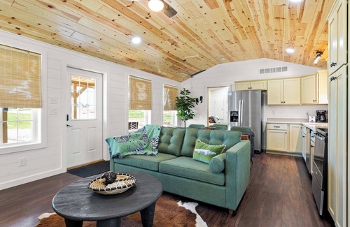 Williamstown Cabine | Lodge 117 at Eden Reserve—Safari Cabin Near Ark