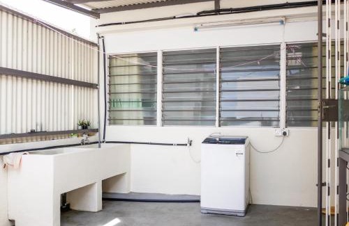 Downtown George Town Maison | Lodge 22, 5 min walk to Adventist & Pulau Tikus Market