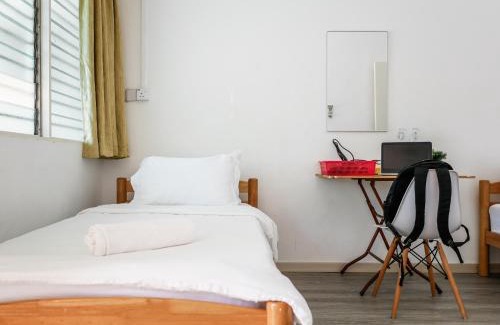 Downtown George Town Maison | Lodge 22, 5 min walk to Adventist & Pulau Tikus Market
