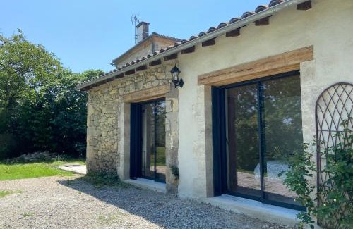 Lasserre Lit Et Petit-Déjeuner | LODGE avec kitchinette terrasse et jardin privé clos