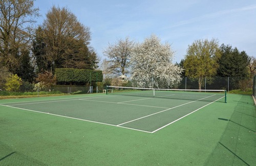 Spixworth Cottage | Lodge Cottage - stunning garden, woodland walks near Norwich City & the Broads