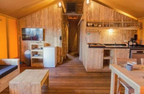 Arjuzanx Cottage | Lodge dans Réserve au bord du lac, 35mn de la mer