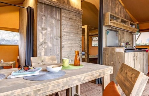 Arjuzanx Cottage | Lodge dans Réserve au bord du lac, 35mn de la mer