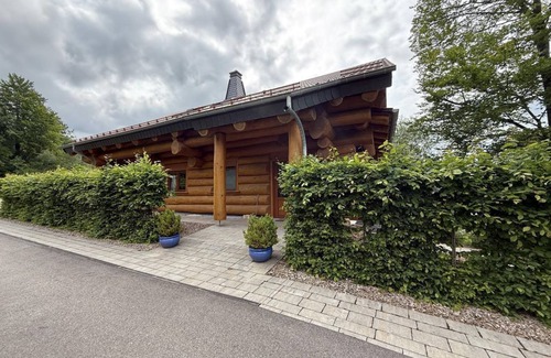 Neuhutten Appartement | Lodge "Fuchs", living-bedroom - Waldzeit Café and Lodge