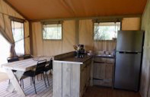 Montbrun-les-Bains Cottage | LODGE GRAND CONFORT AU COEUR D'UN DOMAINE DE 100 HECTARES - PROVENCE