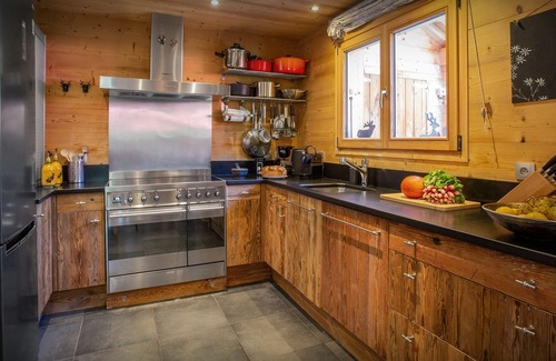 Le Grand-Bornand Chalet De Ski | Lodge Le Chevreuil - séjour alpin pour 12, sauna & piscine - OVO Network