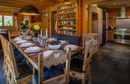 Le Grand-Bornand Chalet De Ski | Lodge Le Chevreuil - séjour alpin pour 12, sauna & piscine - OVO Network