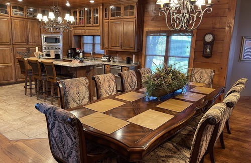 Crenshaw County Cabine | Lodge on The Lake