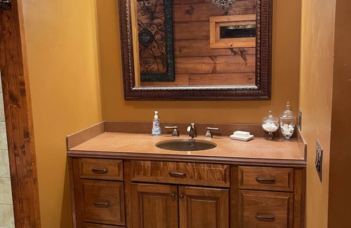 Crenshaw County Cabine | Lodge on The Lake