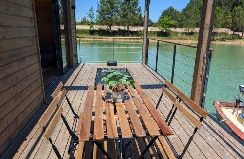Parcoul-Chenaud Location De Bateaux | Lodge on the water in Dordogne