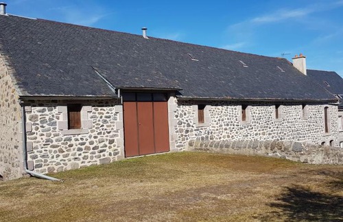 Neussargues en Pinatelle Maison | Lodge-Sagne une ferme rénovée au cœur du Cantal à proximité de la station de ski du Lioran