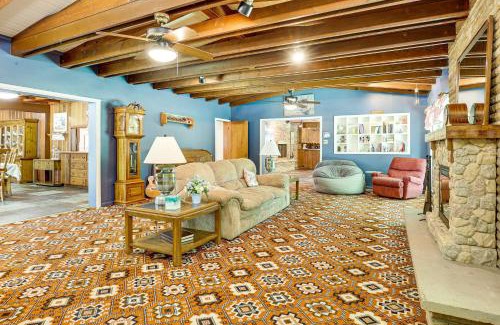 Coshocton Maison | Lodge-Style Home in Coshocton with Spacious Yard