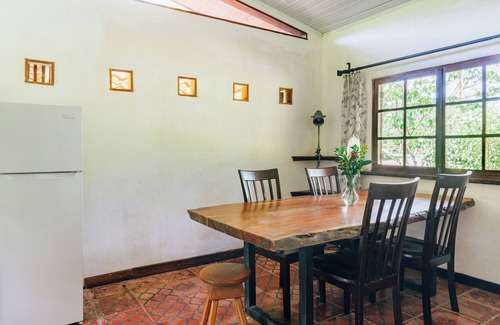 Parrita Maison | Lodge with Private 40ha Jungle Reserve