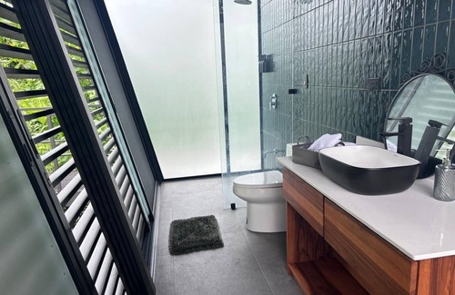 La Fortuna Cabine | Lodge With Volcano and Lake Arenal Magnificent Views in the Tropical Forest.