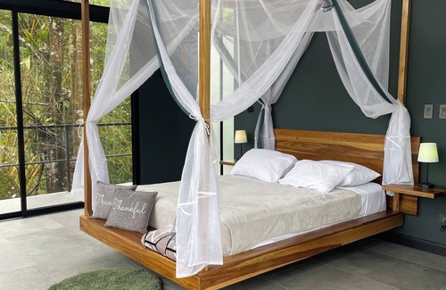 La Fortuna Cabine | Lodge With Volcano and Lake Arenal Magnificent Views in the Tropical Forest.
