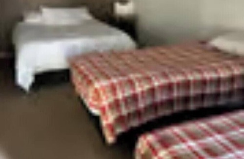Tulelake Location De VR | Lodging 8, Queen, full bath & kitchen with hot water