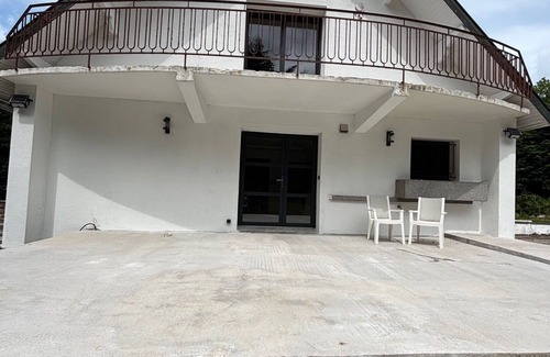 Rambervillers Maison | Lodging in a garden near Fraispertuis City Park.