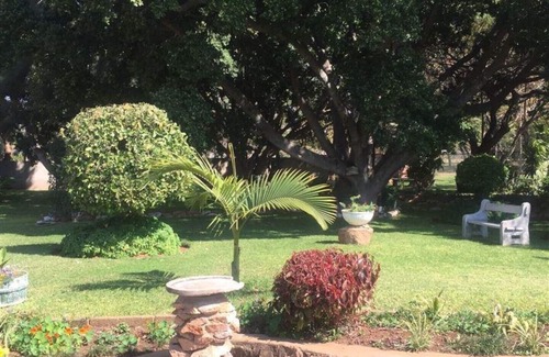 Bulawayo Maison | Lodumo Guest House B & B