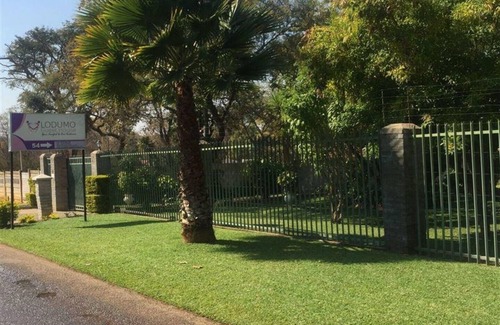 Bulawayo Maison | Lodumo Guest House B & B