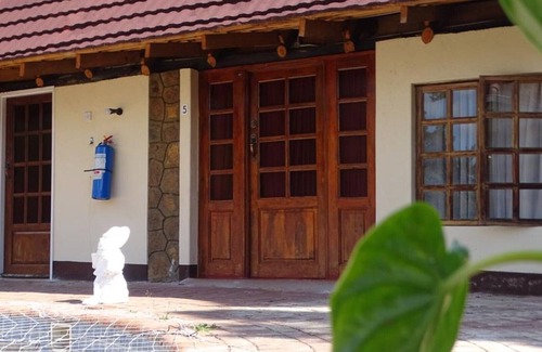 Bulawayo Maison | Lodumo Guest House B & B