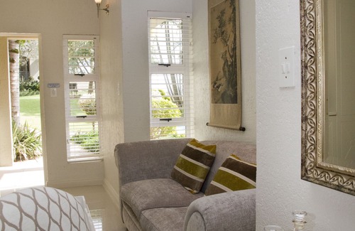 Nelspruit Maison | Loerie's Call Guesthouse