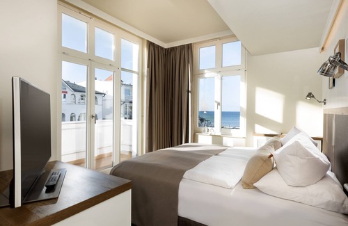 Binz Hôtel | LOEV - VELA Hotel