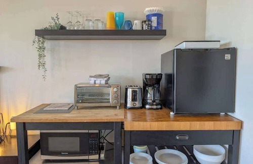 Ste Anne de Beaupre Appartement | Loft 14 | 2 Min Waterfront | BBQ & Fireplace