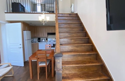 Bellerive Appartement | Loft 16 pieds de plafond avec deux terrasses!
