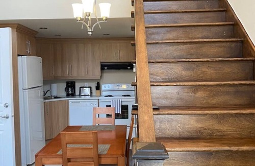Bellerive Appartement | Loft 16 pieds de plafond avec deux terrasses!