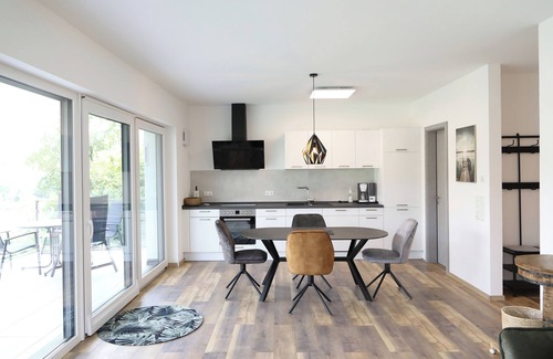 Treis-Karden Appartement | Loft 3 with covered balcony and fantastic panoramic view of the Moselle, near Elz Castle
