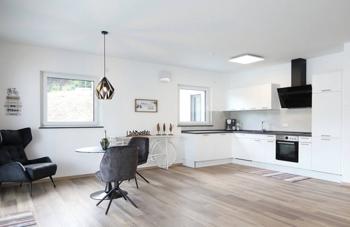 Treis-Karden Appartement | Loft 3 with covered balcony and fantastic panoramic view of the Moselle, near Elz Castle