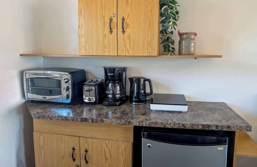 Ste Anne de Beaupre Appartement | Loft 7 | 2 Min Waterfront | BBQ & Fireplace