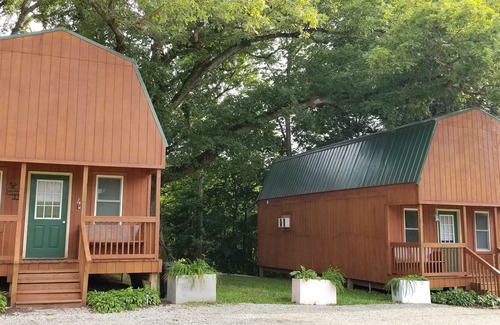 Moscow Cabine | Loft Cabin #4 near beautiful Cedar River.