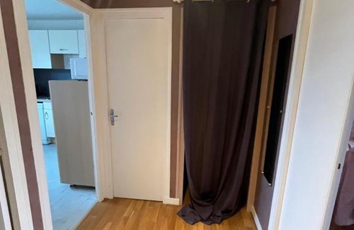 Lisieux Appartement | Loft calme sur la rivière avec parking