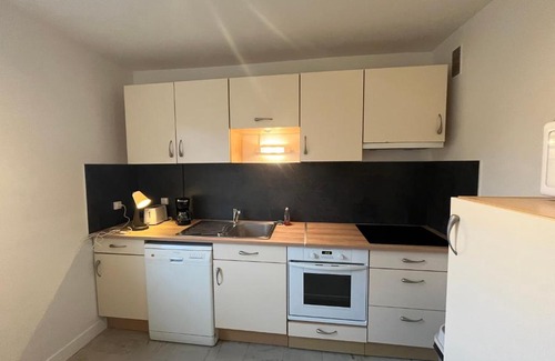 Lisieux Appartement | Loft calme sur la rivière avec parking