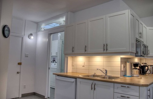 Bellerive Appartement | Super 3.5 moderneprès de tous les services, transport en commun, parc, fleuve!