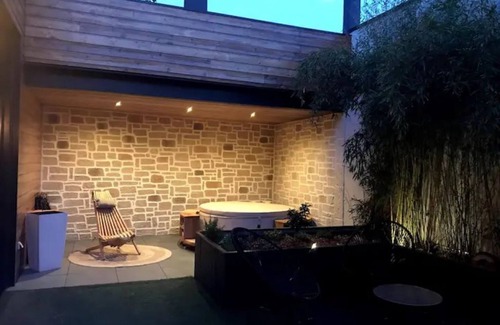 Montjuzet Maison | LOFT**** climatisé sauna jacuzzi home cinéma avec espace extérieur