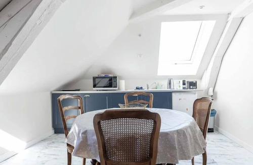 Gannat Appartement | Grande Maison Design, 180m2, 10 voyageurs, Parking & Jardin