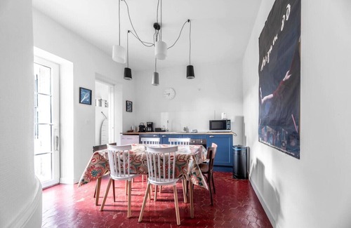 Gannat Appartement | Grande Maison Design, 180m2, 10 voyageurs, Parking & Jardin